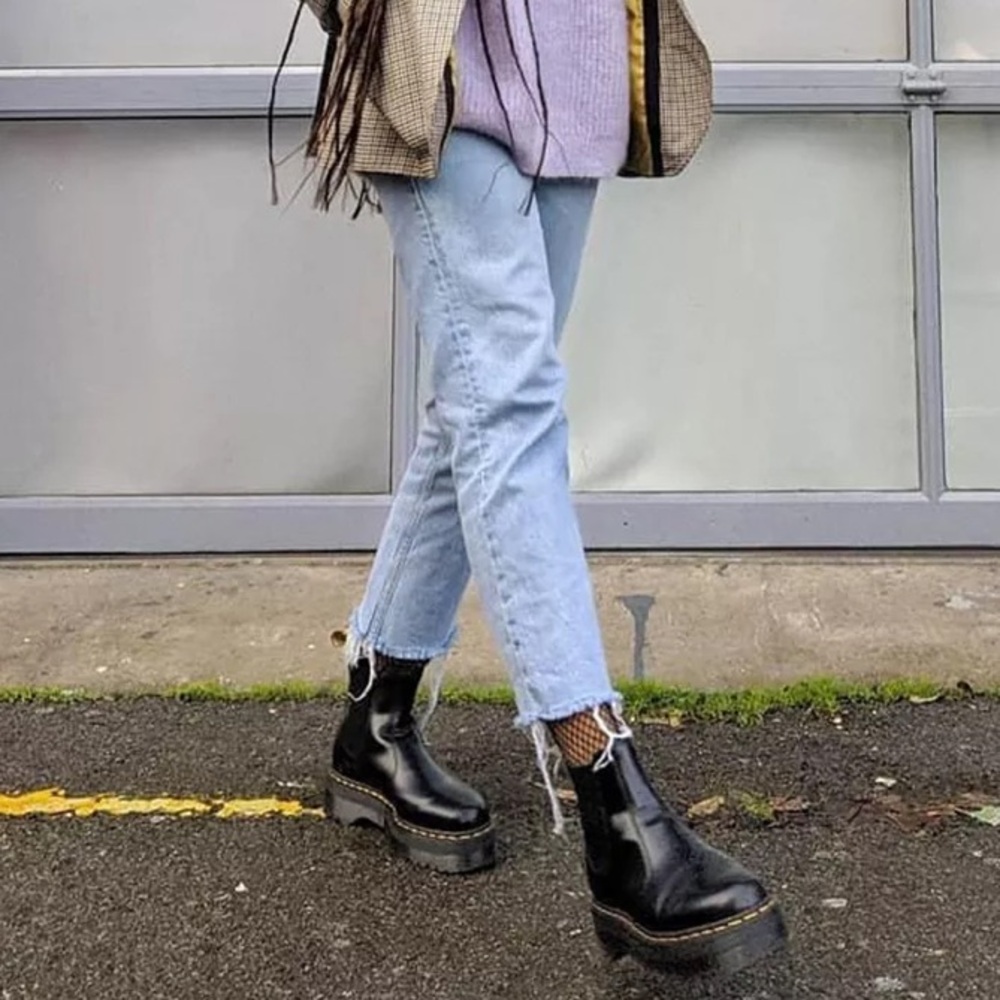 Dr. Martens 2976 platform boots